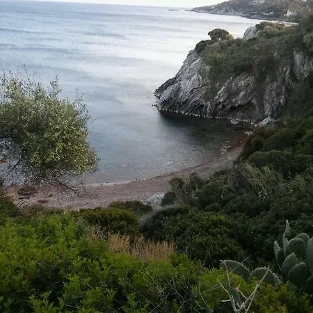بيت للعطل Seafront With Direct Access *