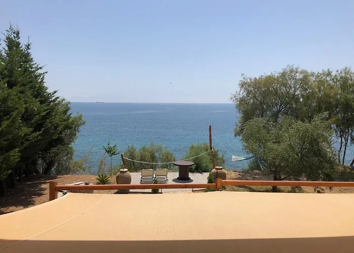 Seafront With Direct Access Casa de Férias