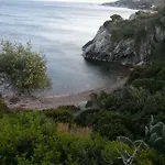 بيت للعطل Seafront With Direct Access *