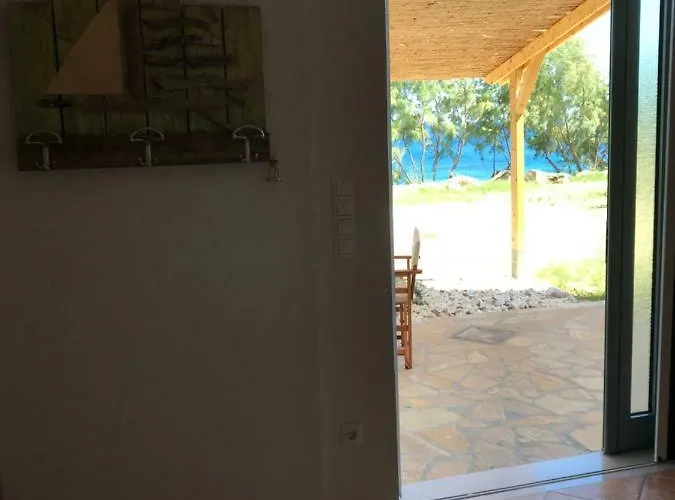 Seafront With Direct Access Дом отдыха Корони